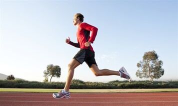 الجري هو تمرين ممتاز لتحسين قوة الرجل. 