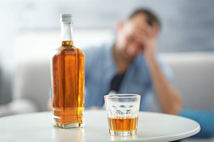 يؤثر شرب الكحوليات بشكل سلبي على وظيفة الانتصاب لدى الرجل